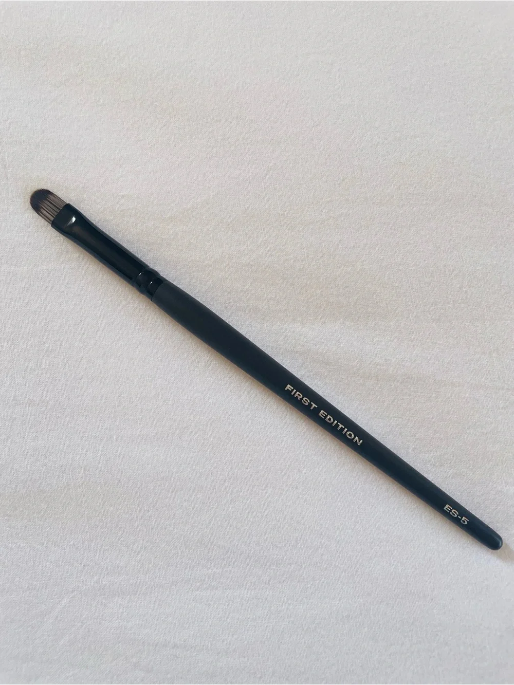 Details by Tati ES-5 Flat Shadow Brush
